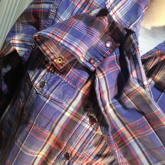 Wrangler Wrancher Western snap shirt. Size Medium - Picture 3 of 8